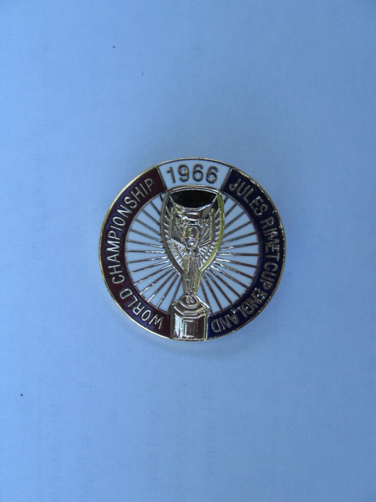 England football badge